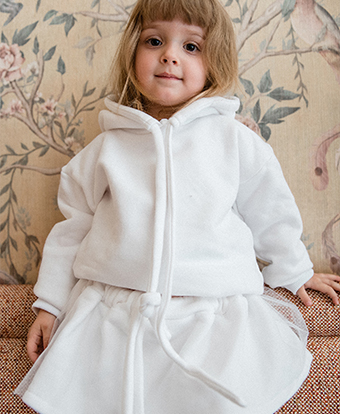 MAJICA S KAPULJAČOM